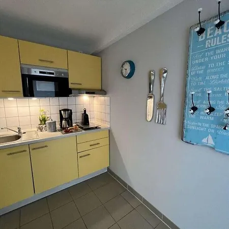 At The Harbor, No 24 Wiek auf Ruegen