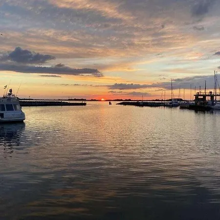 At The Harbor, No 24 * Wiek auf Ruegen